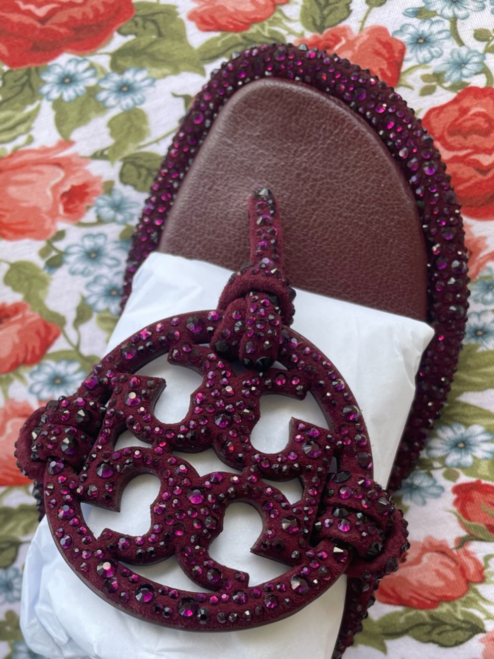 **MOTHERS DAY SPECIAL**Tory Burch Pave Knotted Millers in ‘Dark Carmine’ size 6 - Picture 8 of 10
